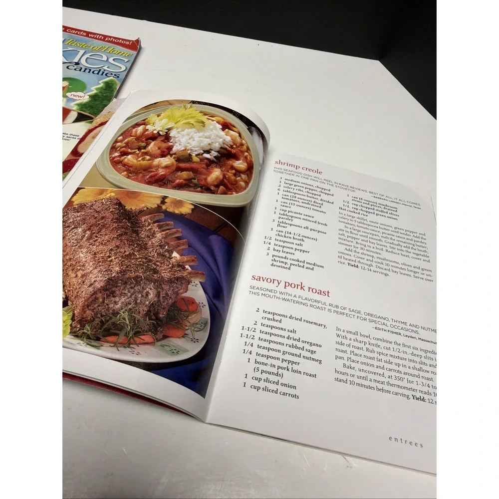 TASTE OF HOME Christmas Booklet Cookbooks With Photo Recipe Cards Lot Of 5